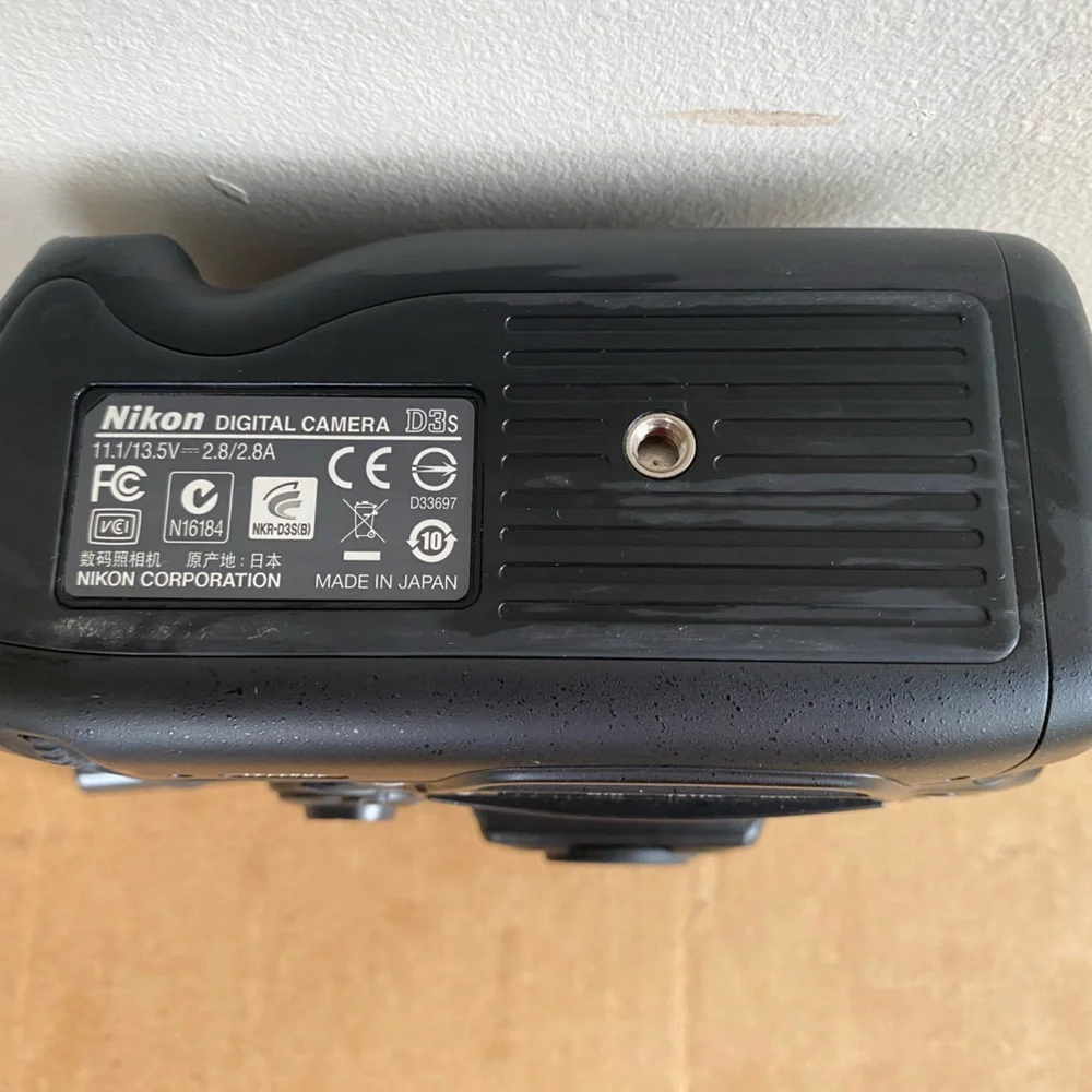 Nikon D3s Digital SLR Camera ( Body)